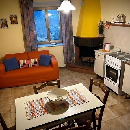 Little Flower Apartment Corfino Екстер'єр фото